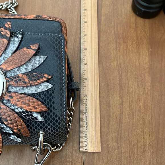 Floral Embellished Black and Brown Handbag - Picture 5 of 6